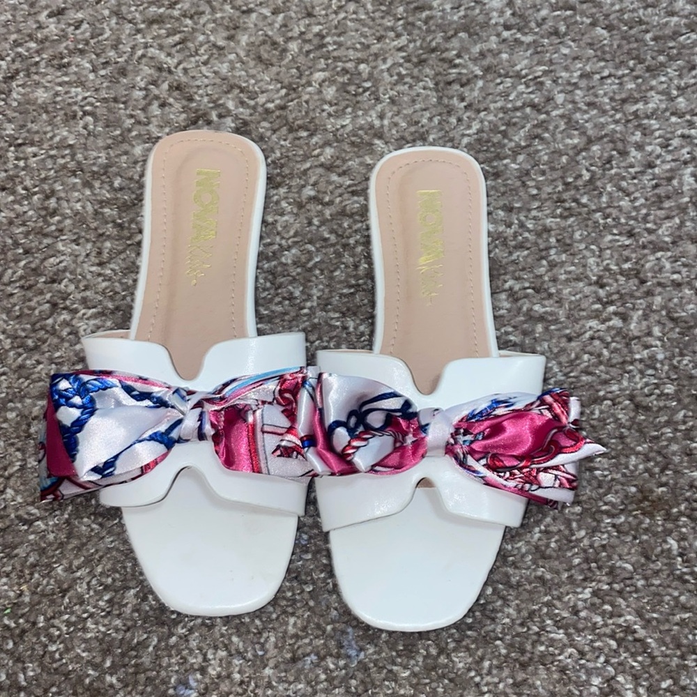Girls sandals